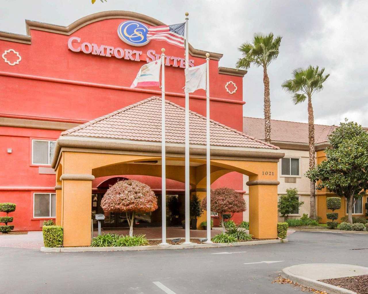 Comfort Suites